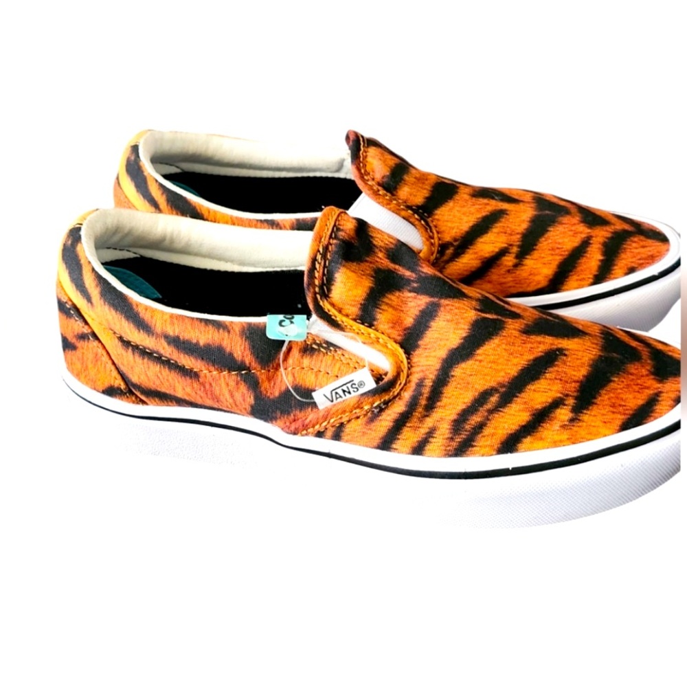 Vans Comfy size 4.5 Men’s 6 in women’s